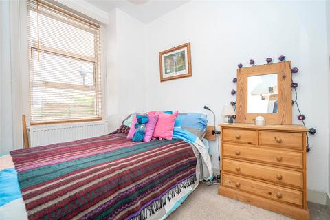33 Kitchener Road, London, N2 8AS