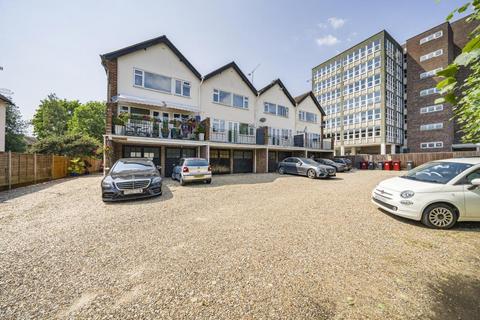 9, Elizabeth Court Yew Tree Road, Slough, SL1 2AH