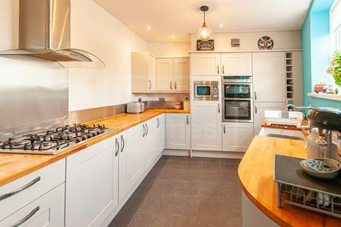 5 bedroom semi-detached house for sale, Brecon Road, Penrhos, Ystradgynlais, Swansea