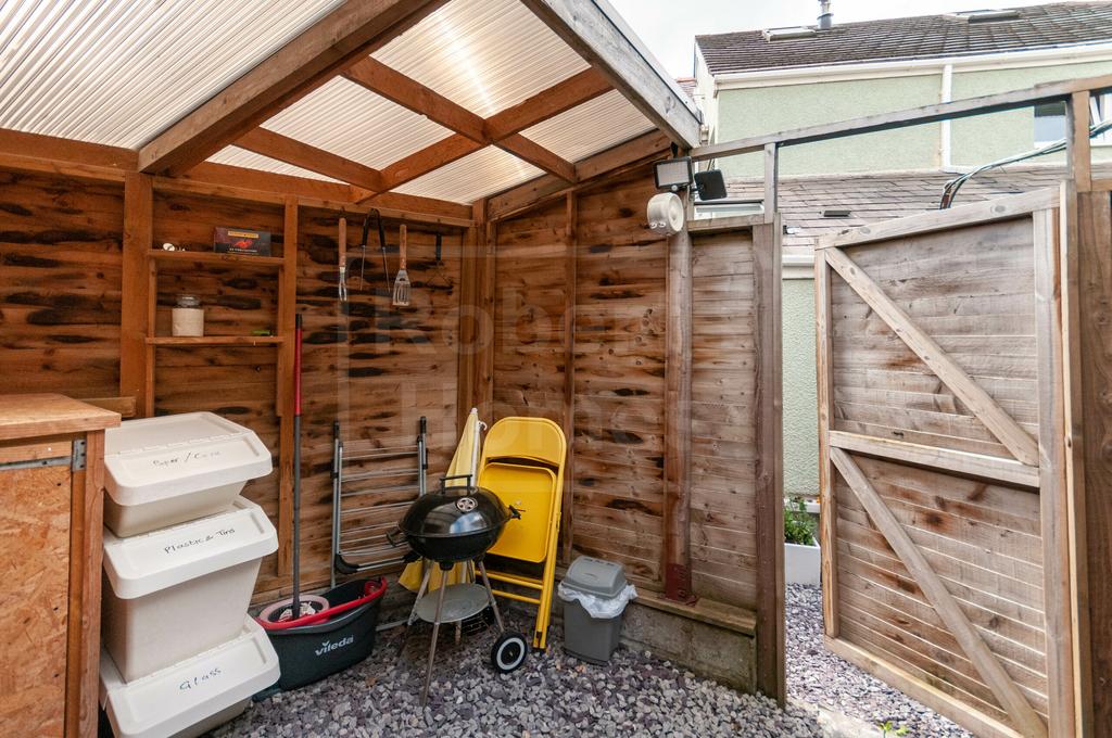 Holiday let bbq area