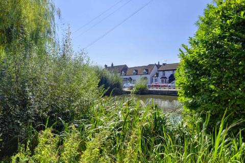 2 bedroom end of terrace house for sale, High Street, High Wycombe HP14