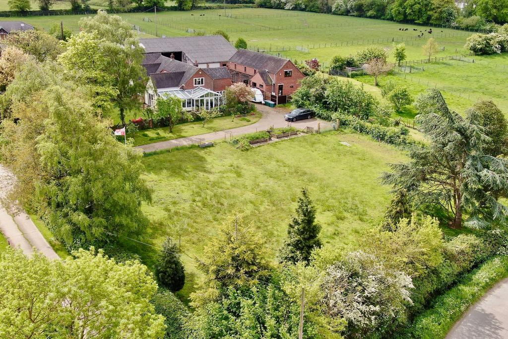 The Brockey Farmhouse, Kirkby Road, Barwell LE9 8FT 5 bed detached