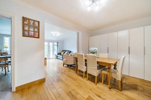 9 Queensway, West Wickham, BR4 9EP