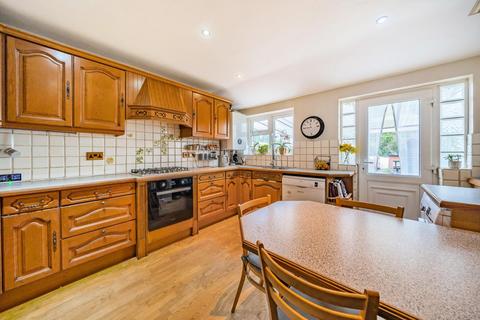 9 Queensway, West Wickham, BR4 9EP