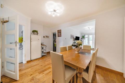 9 Queensway, West Wickham, BR4 9EP