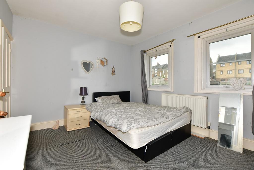 Central Road, Ramsgate, Kent 2 bed terraced house for sale £210,000