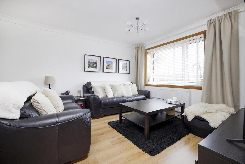 267 Cameron Crescent, Bonnyrigg, EH19 3 bed end of terrace house £195,000