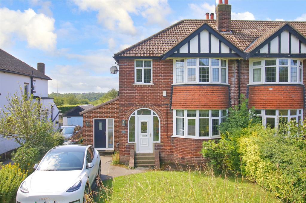 Kings Road, Bramhope, Leeds, West Yorkshire, LS16 3 bed semidetached