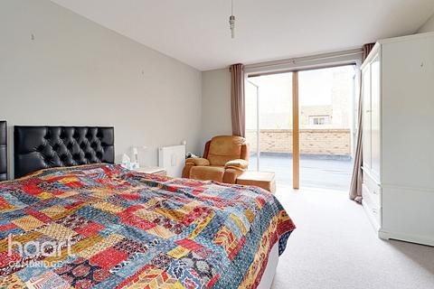 6 Chaplen Street, Trumpington, Cambridge, CB2 9AT