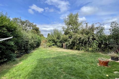 33 Leatherhead Road, Ashtead, KT21 2TP