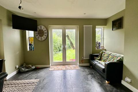 33 Leatherhead Road, Ashtead, KT21 2TP