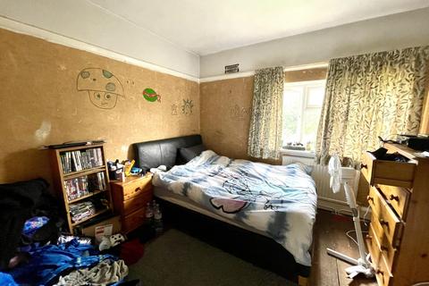 33 Leatherhead Road, Ashtead, KT21 2TP