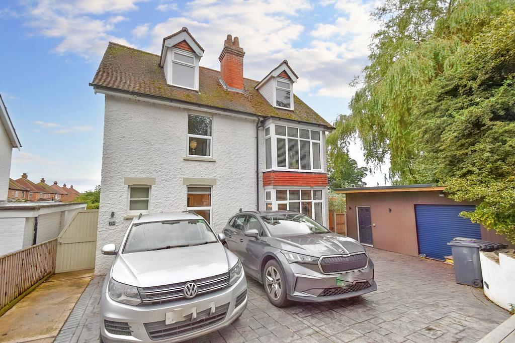 Roman Bank, Skegness, PE25 4 bed house for sale £300,000