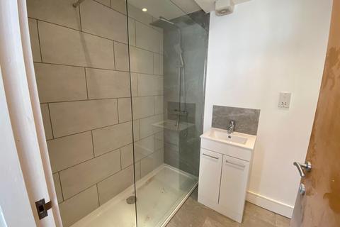 2 bedroom flat to rent, Sweeting Street, Liverpool L2