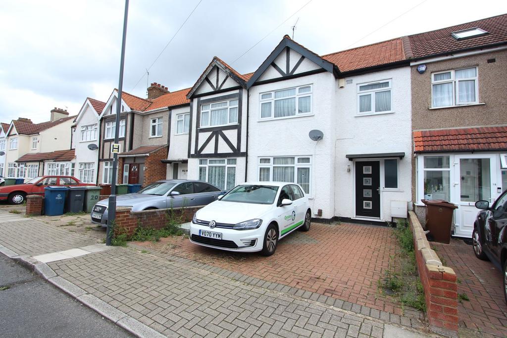 Loretto Gardens, Harrow, HA3 3 bed semidetached house to rent £2,500