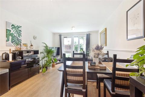 28 Frostic Walk, London, E1 5LT