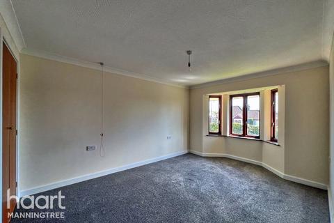 2 bedroom retirement property for sale, Swan Court, Harwich Road, Mistley, Manningtree