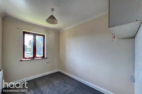 2 bedroom retirement property for sale, Swan Court, Harwich Road, Mistley, Manningtree