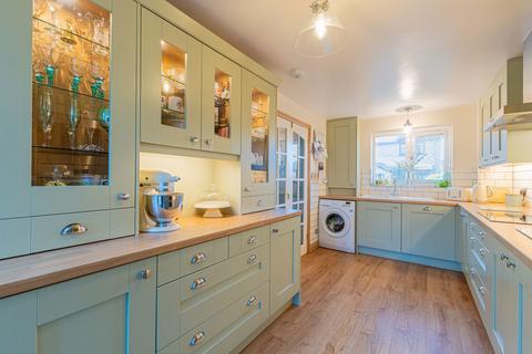 1 Clough Head, Penistone, Sheffield, S36 6UA