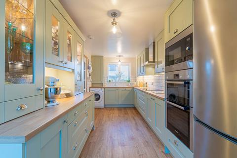 1 Clough Head, Penistone, Sheffield, S36 6UA