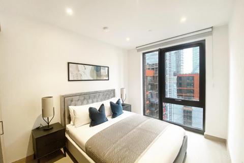 1 bedroom apartment to rent, Embassy Gardens, London, SW11