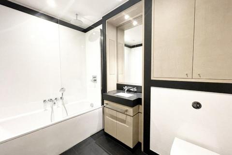 1 bedroom apartment to rent, Viaduct Gardens, London, SW11