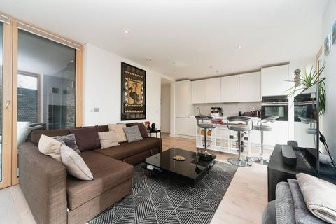 2 bedroom flat for sale, Falcon Road, Clapham Junction, London, SW11