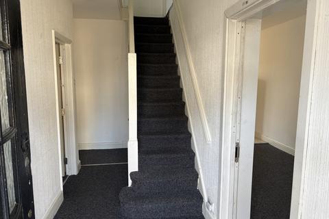7 bedroom semi-detached house to rent, Haslemere Avenue, Hounslow