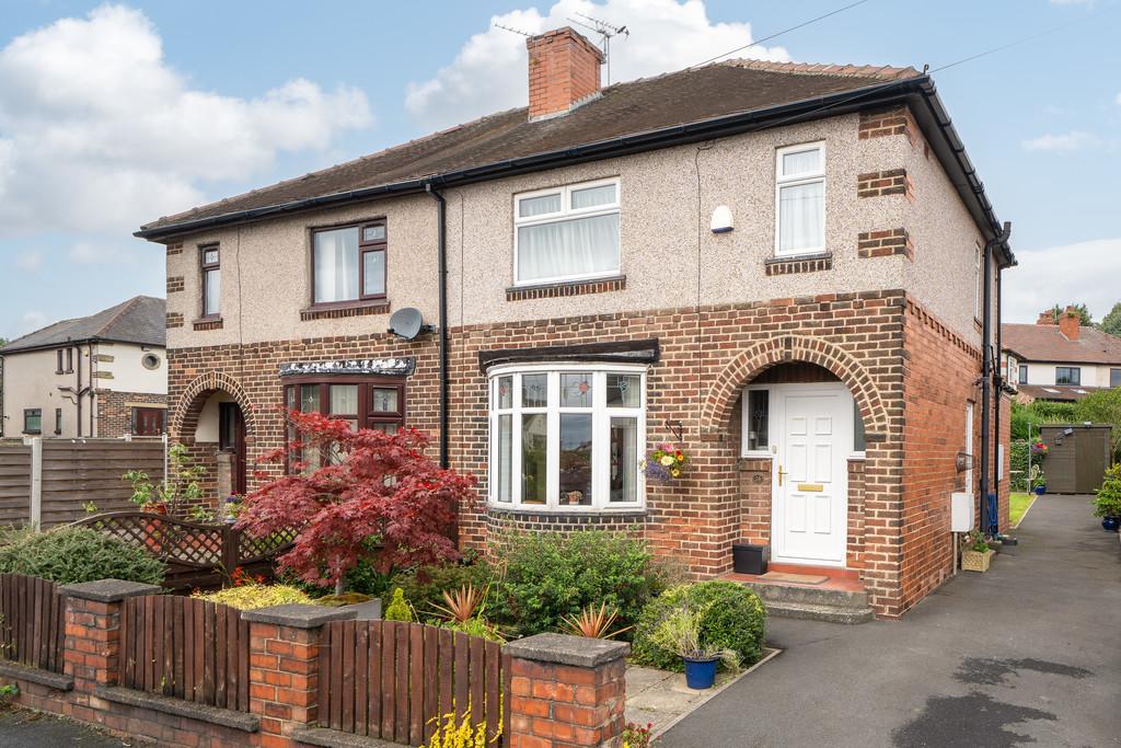 Ghyllroyd Avenue, Birkenshaw 3 bed semidetached house for sale £215,000