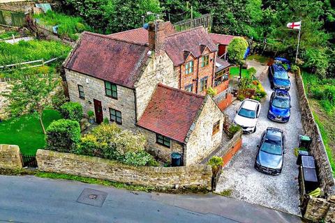 3 bedroom detached house for sale, Moden Hill, SEDGLEY, DY3 3YB