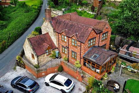 3 bedroom detached house for sale, Moden Hill, SEDGLEY, DY3 3YB