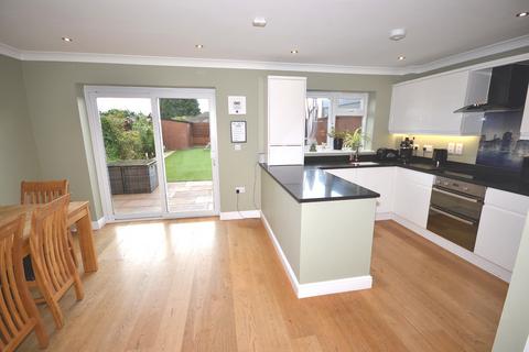 51 Upland Road, Thornwood, Epping, CM16 6NJ