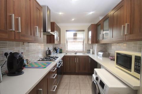 4 Howcroft Lane, Greenford, UB6 8XP