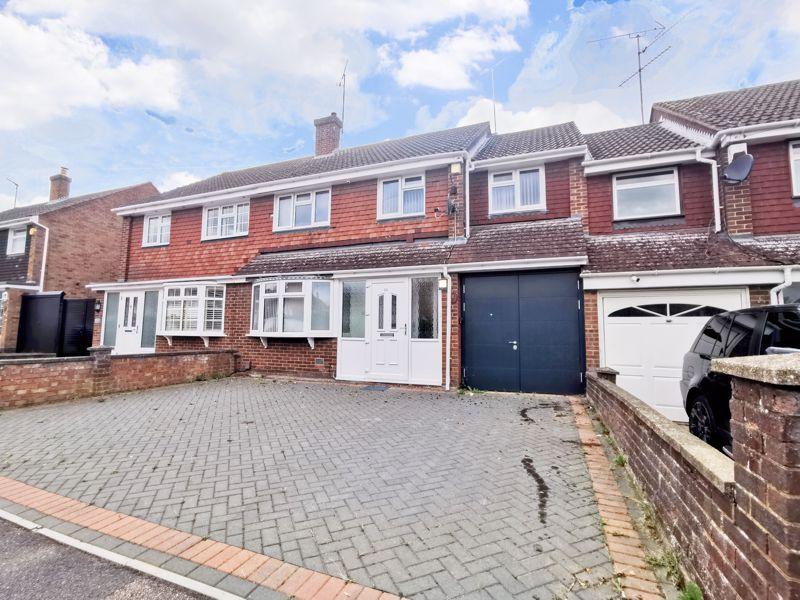 Torquay Drive, Luton LU4 5 bed terraced house for sale £500,000
