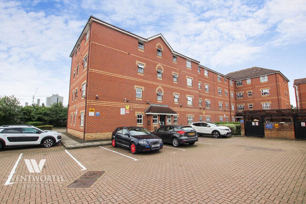 Hyacinth Close, Ilford, IG1 2 bed flat for sale £250,000