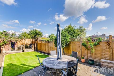 3 bedroom end of terrace house for sale - Shanklin Road, N8