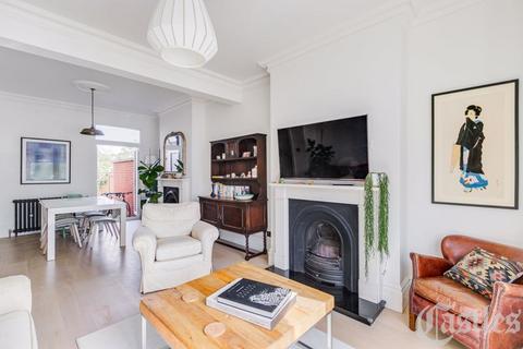 3 bedroom end of terrace house for sale, Shanklin Road, N8