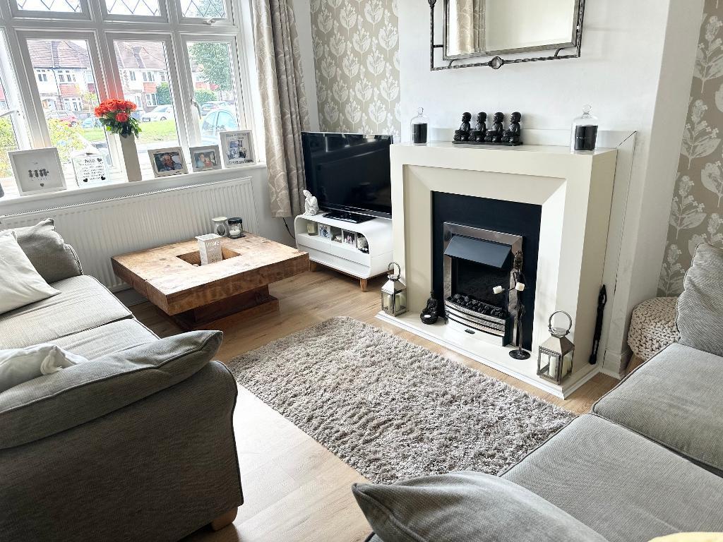 Brookmead Way, Orpington, Kent, BR5 2BG 3 bed terraced house to rent