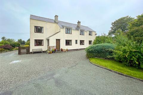 4 bedroom detached house for sale, Brynsiencyn, Llanfairpwll, Isle of Anglesey, LL61