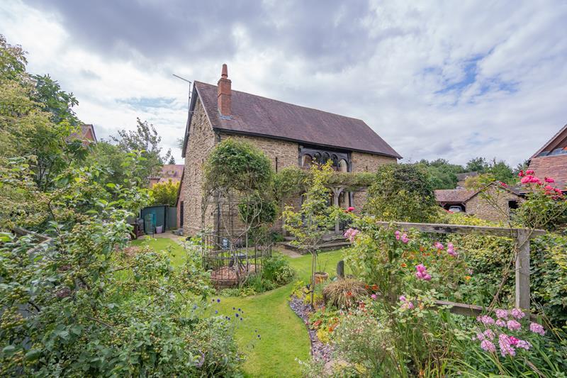 Hay Barn, Perton, Stoke Edith, Hereford, Herefordshire, HR1 4HP 3 bed