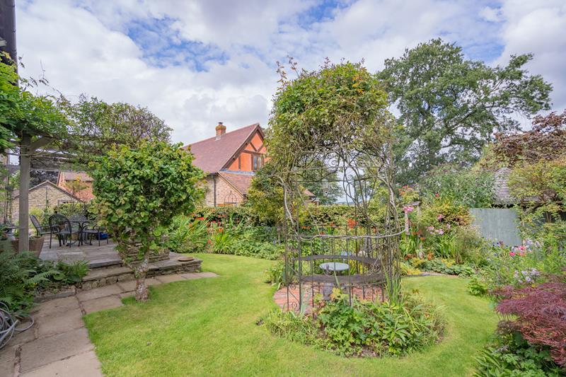Hay Barn, Perton, Stoke Edith, Hereford, Herefordshire, HR1 4HP 3 bed