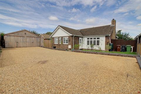 5 Armstrong Drive, Dereham, NR19 2EZ