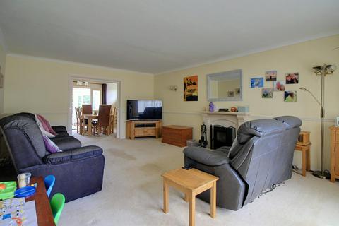 5 Armstrong Drive, Dereham, NR19 2EZ