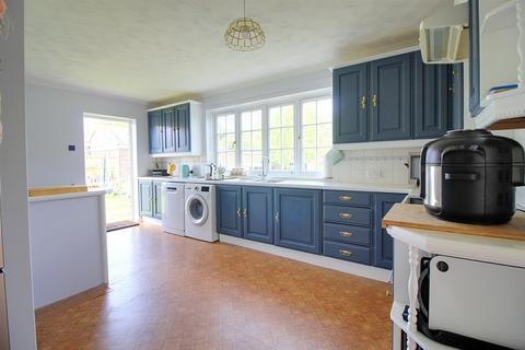 5 Armstrong Drive, Dereham, NR19 2EZ