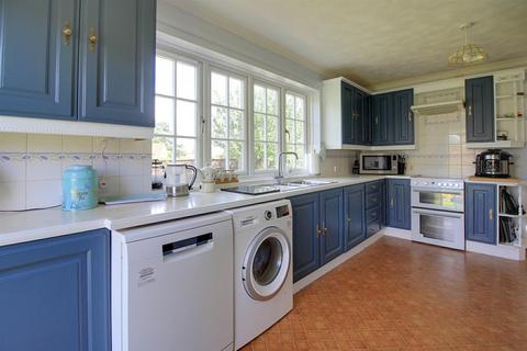 5 Armstrong Drive, Dereham, NR19 2EZ