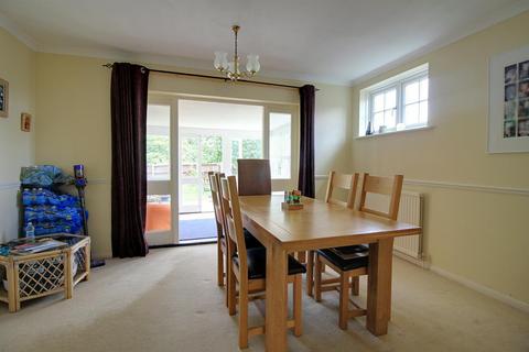 5 Armstrong Drive, Dereham, NR19 2EZ