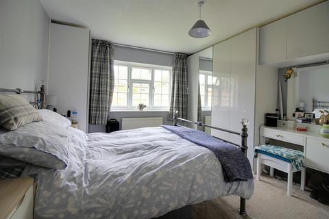 5 Armstrong Drive, Dereham, NR19 2EZ