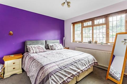 14 Daymerslea Ridge, Leatherhead, KT22 8TF
