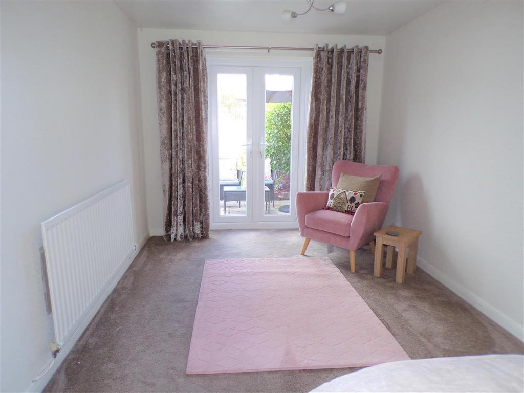 Tunnicliffe Drive, Rugeley 3 bed semidetached house for sale £210,000