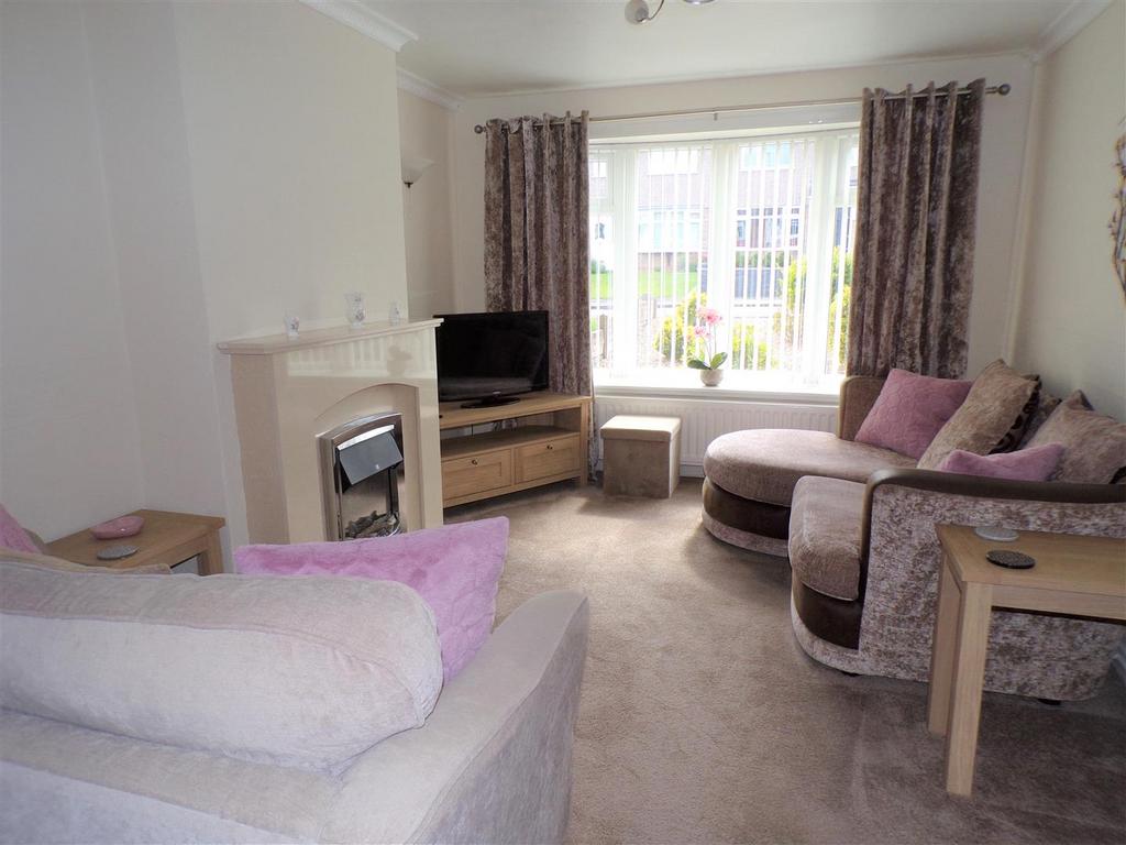 Tunnicliffe Drive, Rugeley 3 bed semidetached house £200,000